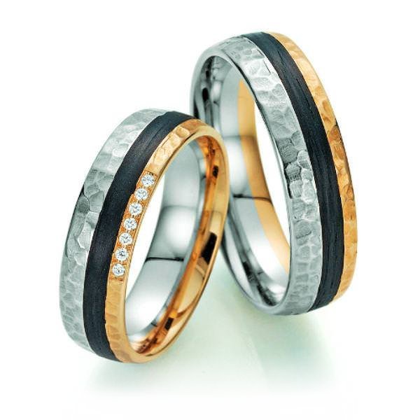 Обручальные кольца из золота с карбоном