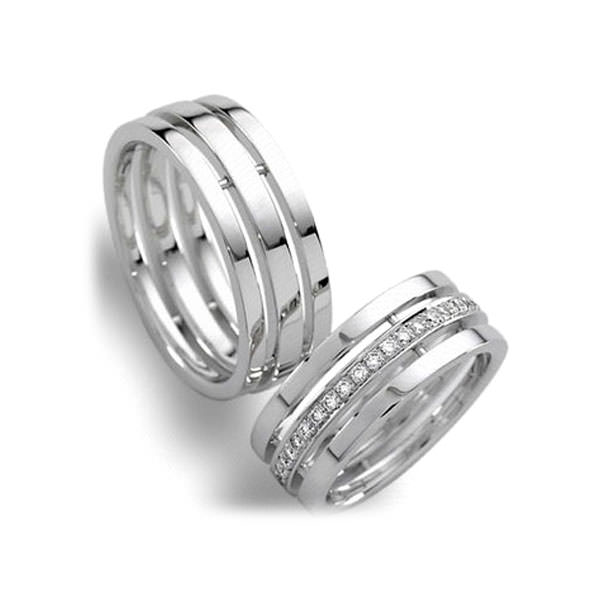 Обручальные кольца с дорожкой из бриллиантов