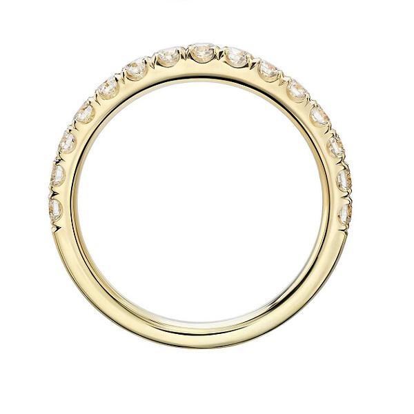 Обручальное кольцо с дорожкой бриллиантов