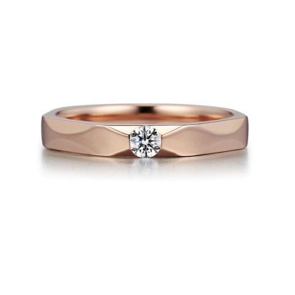 Кольцо на свадьбу с бриллиантом